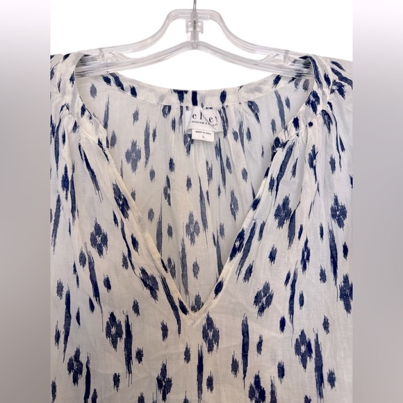 Velvet by Graham & Spencer Stella Ikat Print Blouse Size Large Blue & White - Picture 3 of 9